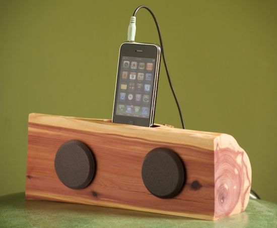 iphone ipod dock with speakers 01