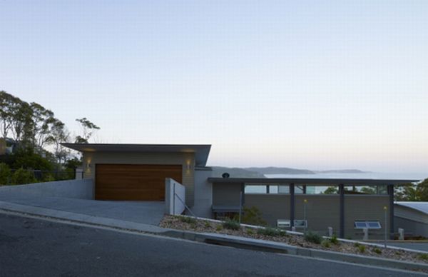 Modern Beach House by Bourne Blue