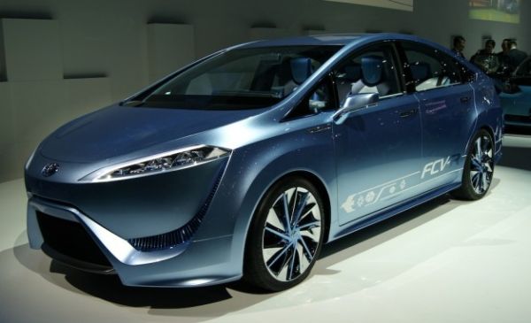 Toyota FCV-R Fuel-Cell Concept