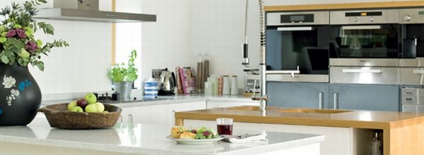 Contemporary-Kitchen-Design-in-White