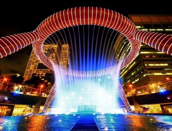 Fountain-of-Wealth,-Suntec,-Singapore