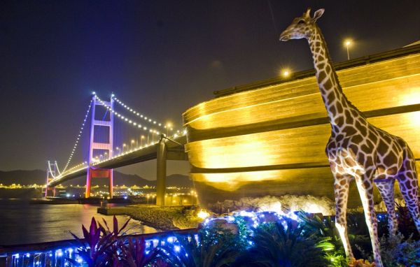 450ft long life-size replica of Noah's Ark