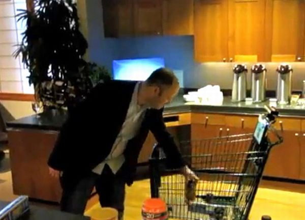 Kinect-enabled shopping cart