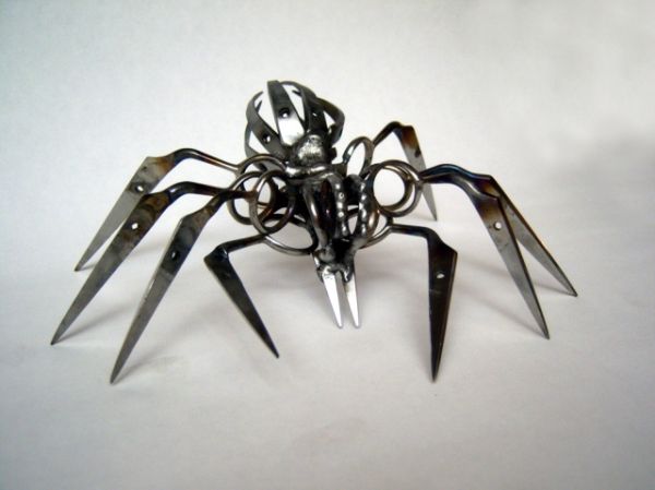 Scissor spiders