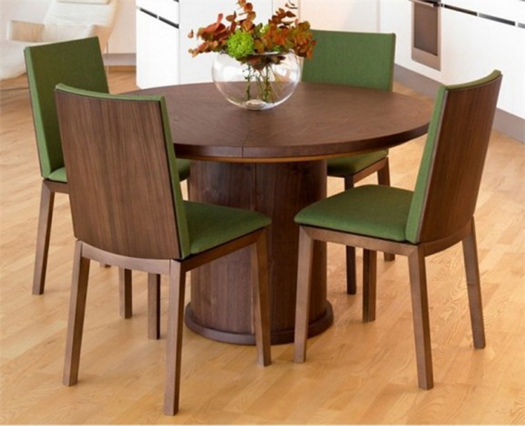 Skovby-Design-Contemporary-Expandable-Furniture-Round-Dining-Table-Design-3